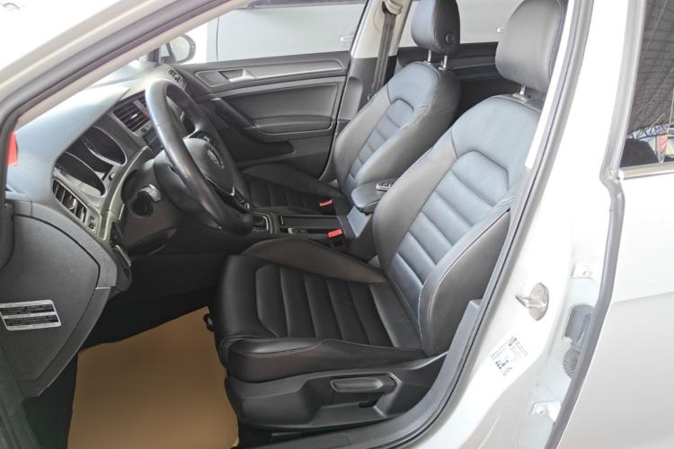 Used Volkswagen Golf 2015 1.4TSI Automatic Luxury Model Left Front Seat