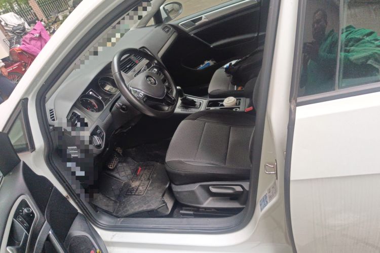 Used Volkswagen Golf 2015 1.4TSI Comfort Travel Edition Left Front Seat
