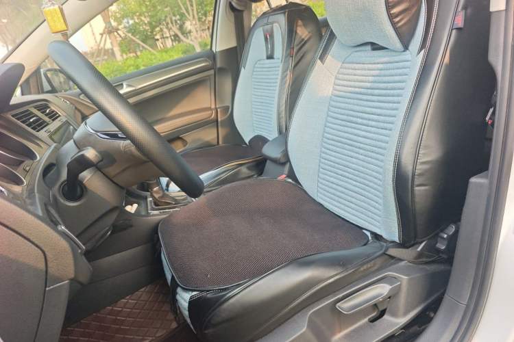 Used Volkswagen Golf 2015 1.4TSI Automatic Luxury Model Left Front Seat