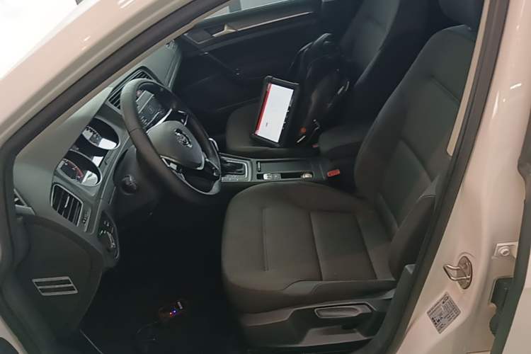 Used Volkswagen Golf 2015 1.6L Automatic Comfort Model Left Front Seat