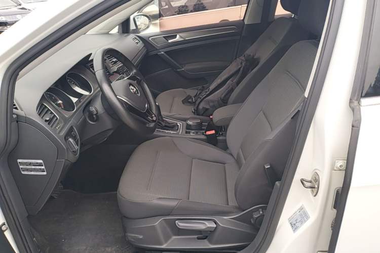 Used Volkswagen Golf 2015 1.6L Automatic Comfort Model Left Front Seat