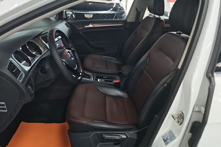 Used Volkswagen Golf 2015 1.6L Automatic Comfort Model Left Front Seat