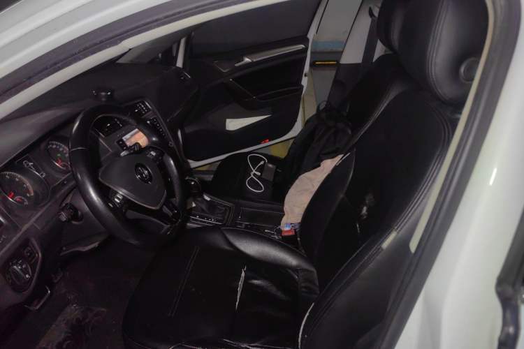 Used Volkswagen Golf 2015 1.4TSI Automatic Comfort Model Left Front Seat