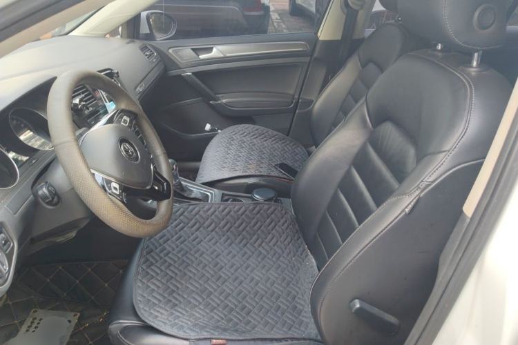 Used Volkswagen Golf 2015 1.4TSI Automatic Luxury Model Left Front Seat