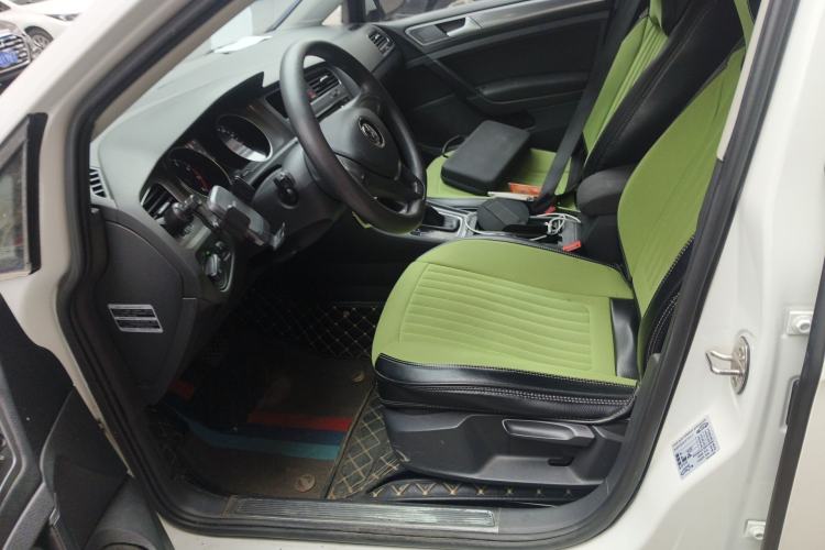 Used Volkswagen Golf 2015 1.6L Automatic Fashion Model Left Front Seat