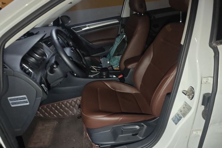 Used Volkswagen Golf 2015 1.4TSI Comfort Travel Edition Left Front Seat