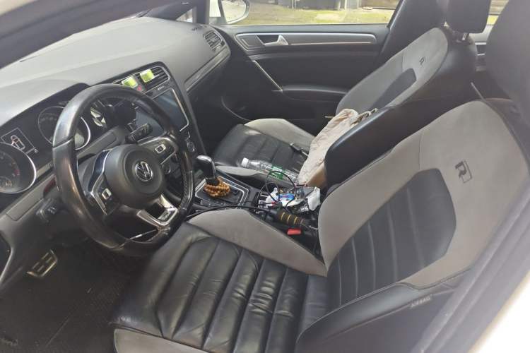 Used Volkswagen Golf 2015 1.4TSI Automatic R-Line Left Front Seat