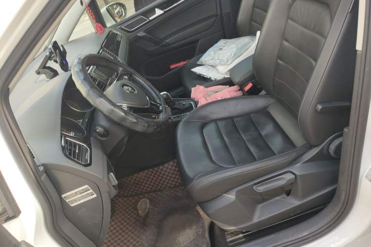 Used Volkswagen Golf 2015 1.4TSI Sportsvan Left Front Seat