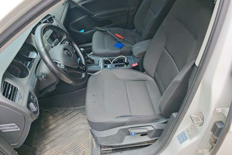 Used Volkswagen Golf 2015 1.4TSI Comfort Travel Edition Left Front Seat