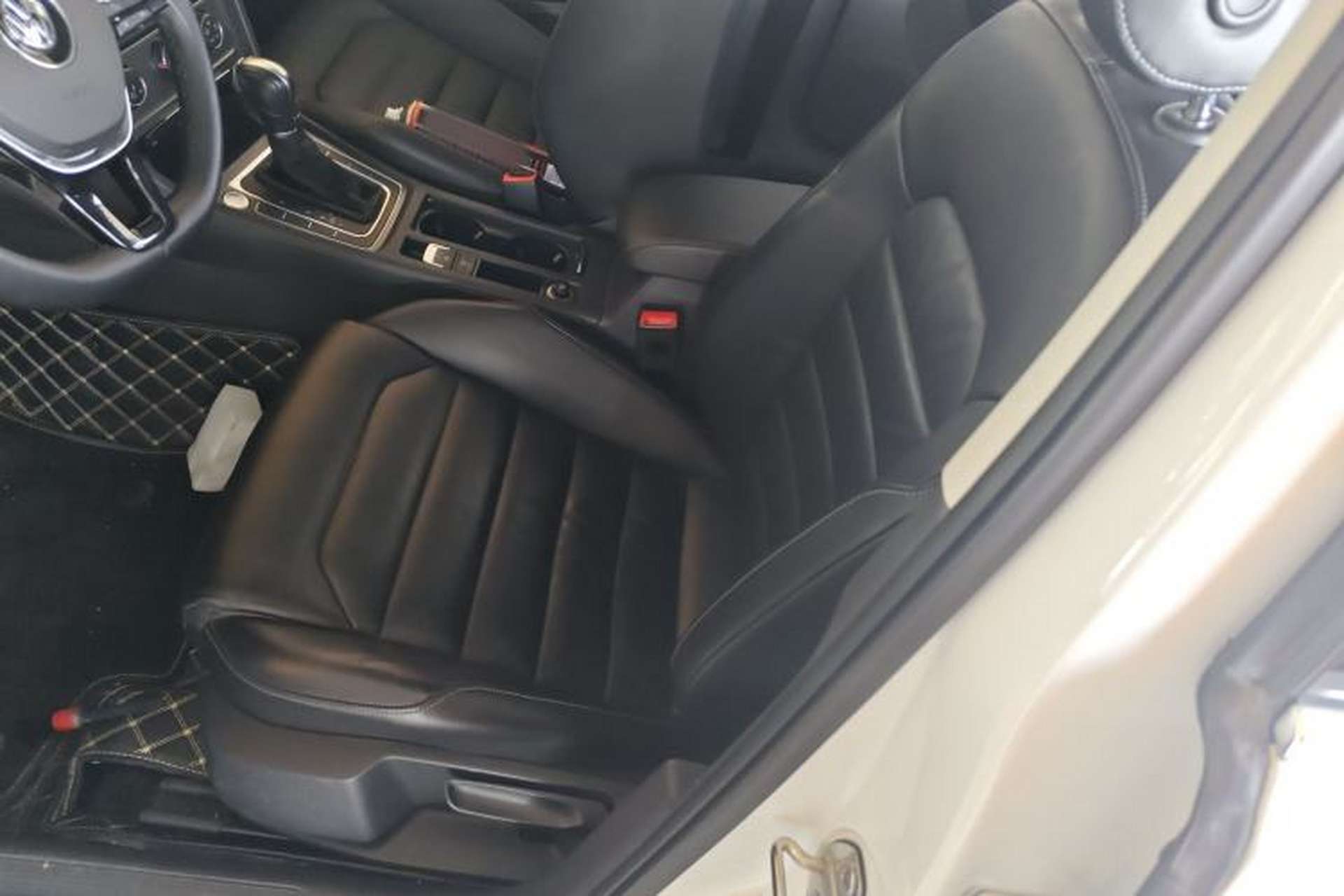Used Volkswagen Golf 2015 1.4TSI Automatic Luxury Model Left Front Seat