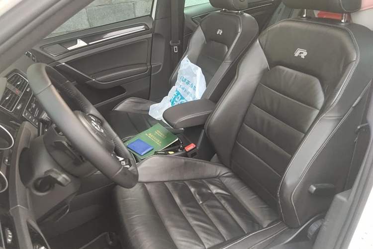 Used Volkswagen Golf 2015 2.0 TSI R Left Front Seat