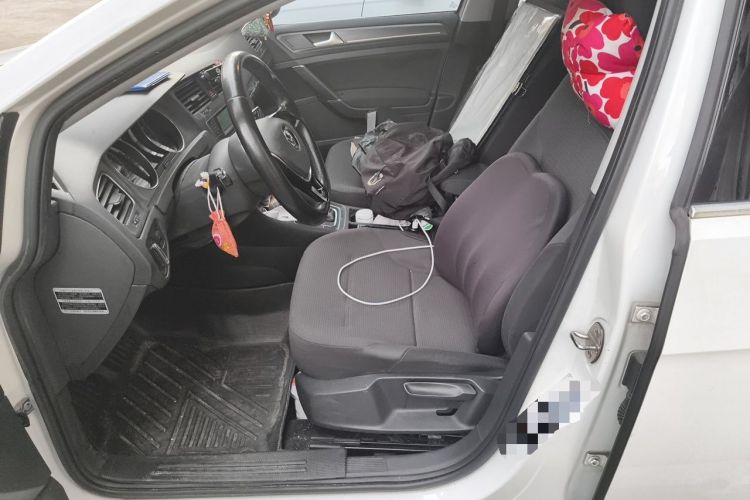 Used Volkswagen Golf 2015 1.6L Automatic Comfort Model Left Front Seat