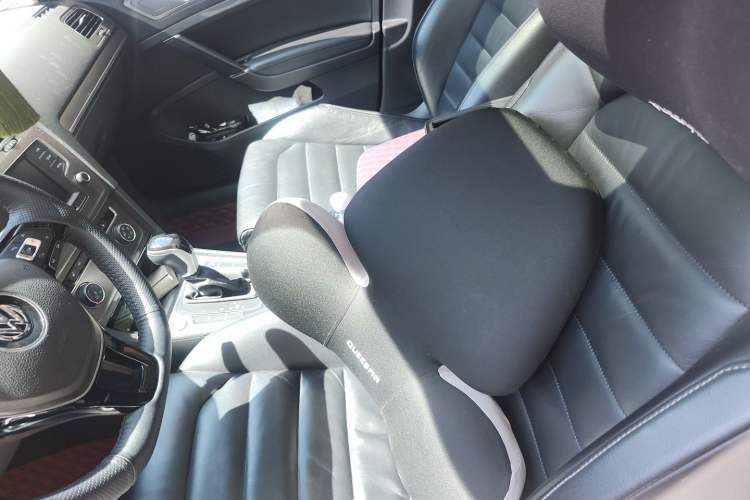 Used Volkswagen Golf 2015 1.4TSI Automatic Luxury Model Left Front Seat