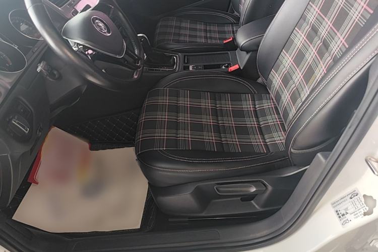 Used Volkswagen Golf 2015 1.6L Automatic Comfort Model Left Front Seat