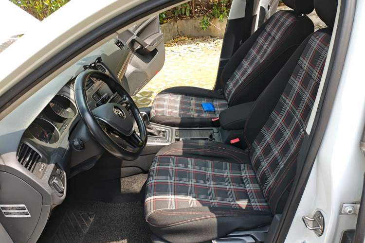 Used Volkswagen Golf 2015 1.4TSI Automatic Comfort Model Left Front Seat