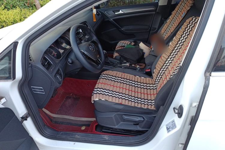 Used Volkswagen Golf 2015 1.6L Automatic Comfort Model Left Front Seat