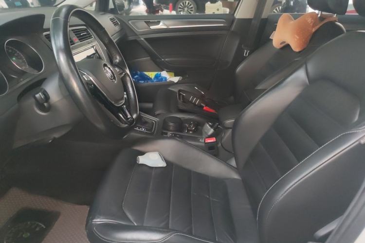 Used Volkswagen Golf 2015 1.4TSI Automatic Luxury Model Left Front Seat