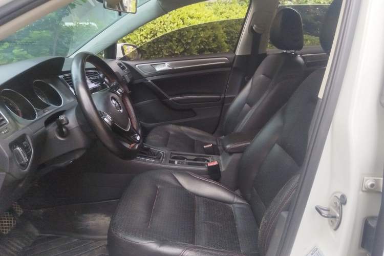 Used Volkswagen Golf 2015 1.4TSI Automatic Comfort Model Left Front Seat