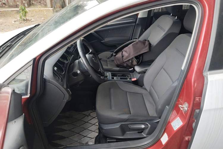 Used Volkswagen Golf 2015 1.6L Automatic Comfort Model Left Front Seat