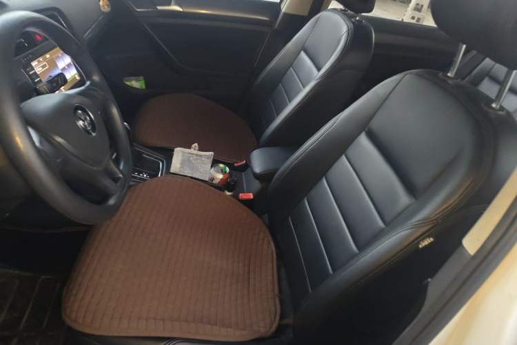 Used Volkswagen Golf 2015 1.6L Automatic Fashion Model Left Front Seat