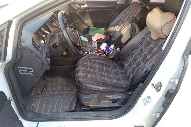 Used Volkswagen Golf 2015 1.6L Automatic Comfort Model Left Front Seat
