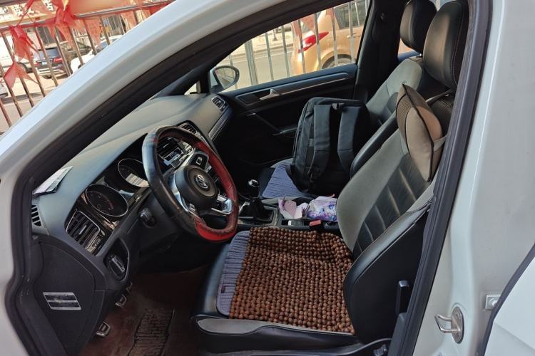 Used Volkswagen Golf 2015 1.4TSI Manual R-Line Left Front Seat