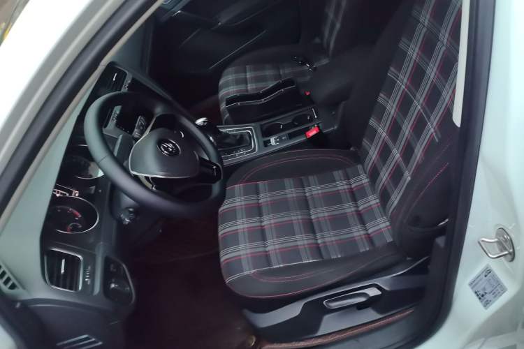Used Volkswagen Golf 2015 1.4TSI Automatic Comfort Model Left Front Seat
