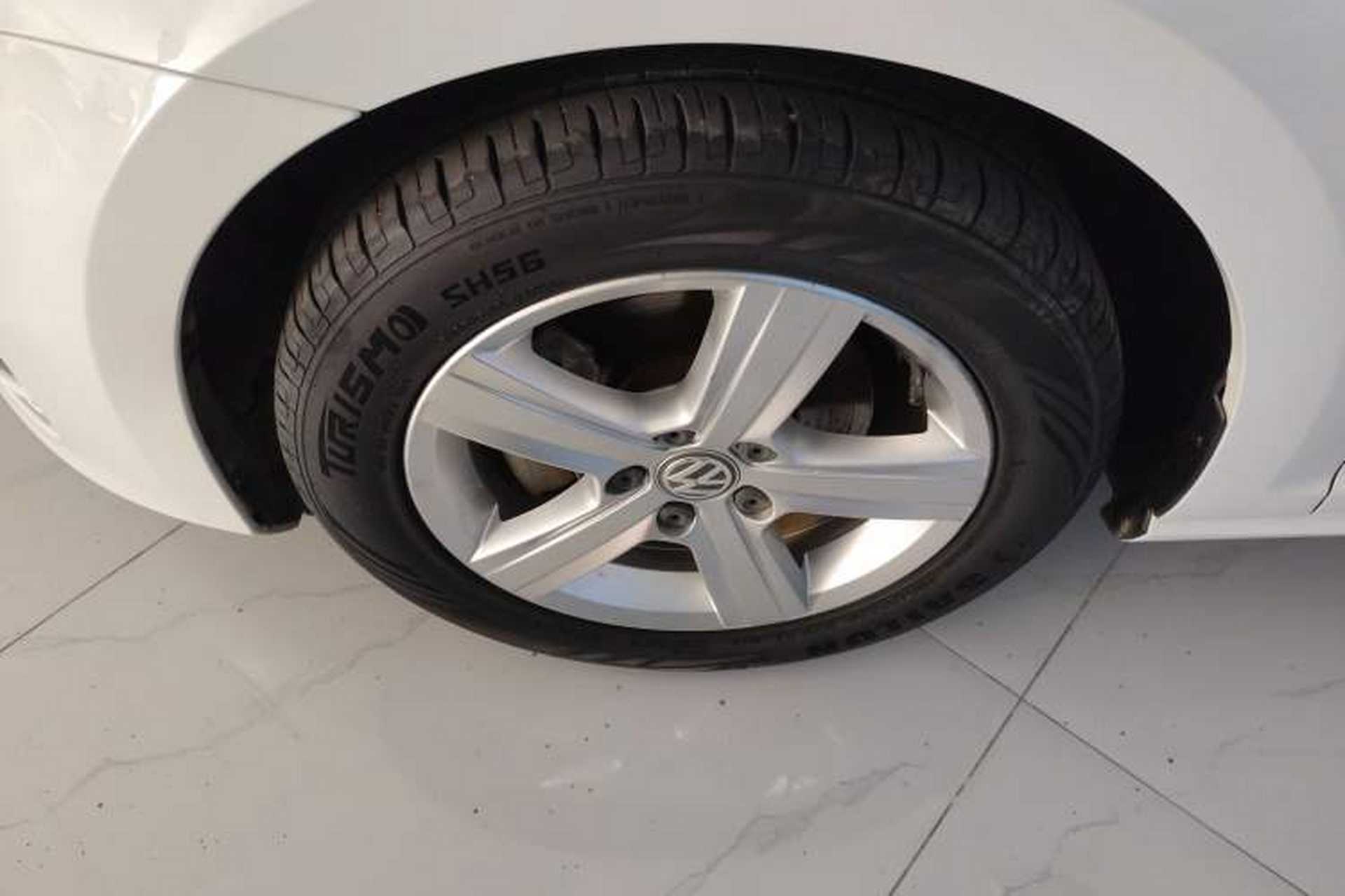 Used Volkswagen Golf 2015 1.4TSI Automatic Comfort Model Left Front Wheel Hub