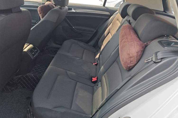 Used Volkswagen Golf 2015 1.4TSI Automatic Comfort Model Left Rear Seat