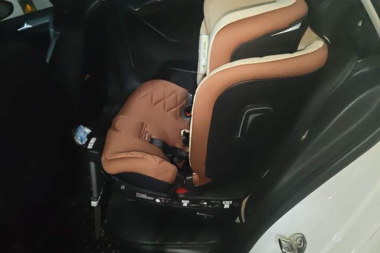 Used Volkswagen Golf 2015 1.6L Automatic Fashion Model Left Rear Seat