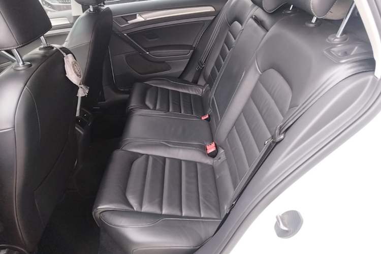 Used Volkswagen Golf 2015 1.4TSI Automatic Luxury Model Left Rear Seat