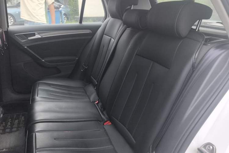 Used Volkswagen Golf 2015 1.4TSI Automatic Comfort Model Left Rear Seat