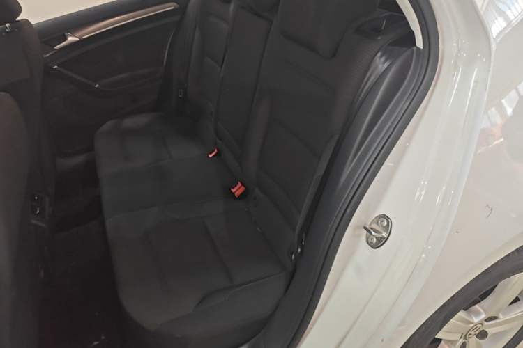 Used Volkswagen Golf 2015 1.2TSI Automatic Comfort Model Left Rear Seat