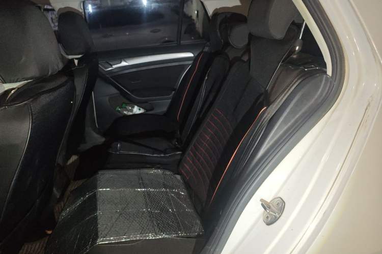 Used Volkswagen Golf 2015 1.6L Automatic Fashion Model Left Rear Seat