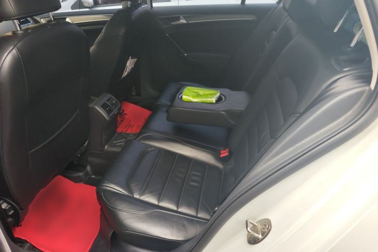 Used Volkswagen Golf 2015 1.6L Automatic Comfort Model Left Rear Seat