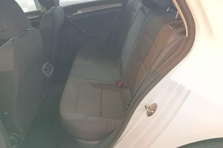 Used Volkswagen Golf 2015 1.6L Automatic Comfort Model Left Rear Seat