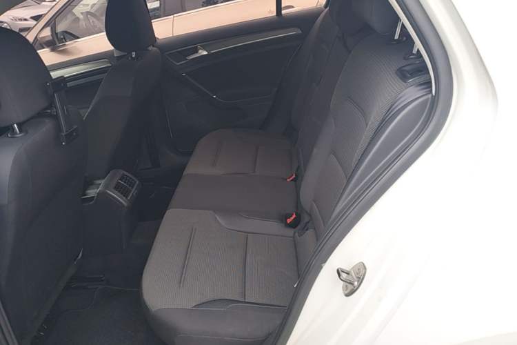 Used Volkswagen Golf 2015 1.6L Automatic Comfort Model Left Rear Seat