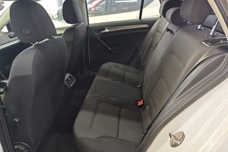 Used Volkswagen Golf 2015 1.6L Automatic Comfort Model Left Rear Seat