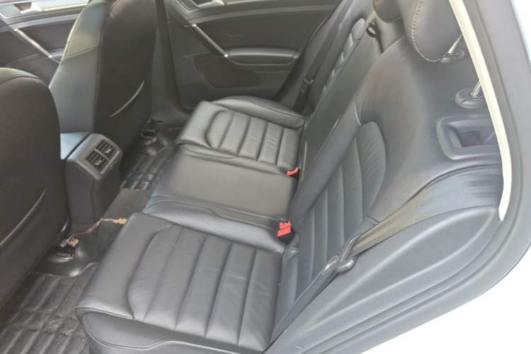 Used Volkswagen Golf 2015 1.4TSI Automatic Luxury Model Left Rear Seat