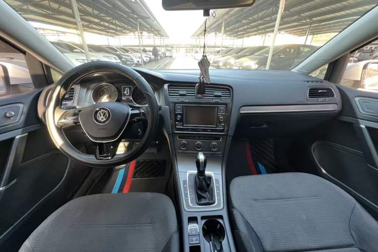 Used Volkswagen Golf 2015 1.4TSI Automatic Comfort Model Left Rear Seat