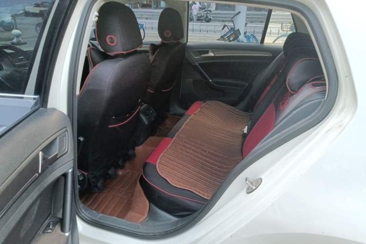 Used Volkswagen Golf 2015 1.4TSI Automatic Comfort Model Left Rear Seat