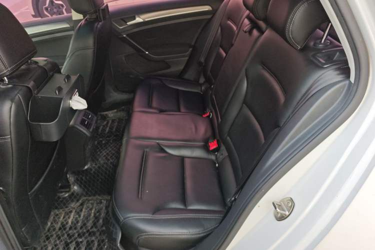 Used Volkswagen Golf 2015 1.4TSI Automatic Comfort Model Left Rear Seat