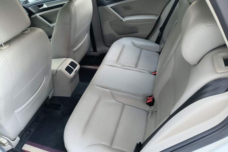 Used Volkswagen Golf 2015 1.4TSI Automatic Comfort Model Left Rear Seat