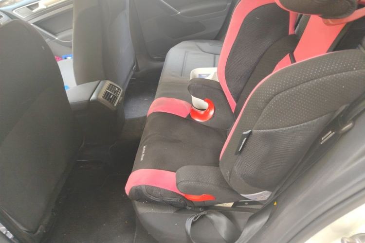 Used Volkswagen Golf 2015 1.4TSI Automatic Comfort Model Left Rear Seat