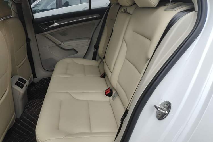 Used Volkswagen Golf 2015 1.4TSI Automatic Comfort Model Left Rear Seat