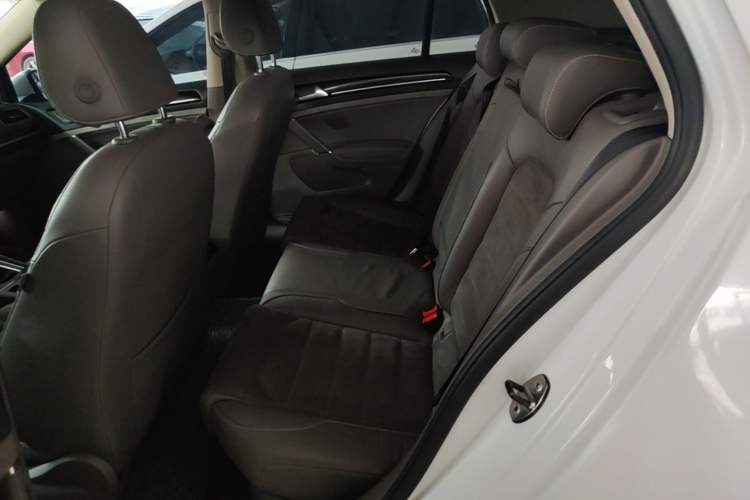 Used Volkswagen Golf 2015 1.4TSI Automatic Flagship Model Left Rear Seat