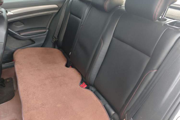 Used Volkswagen Golf 2015 1.6L Automatic Fashion Model Left Rear Seat