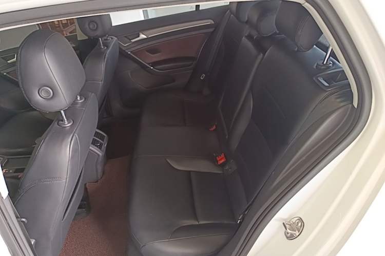 Used Volkswagen Golf 2015 1.4TSI Automatic Comfort Model Left Rear Seat