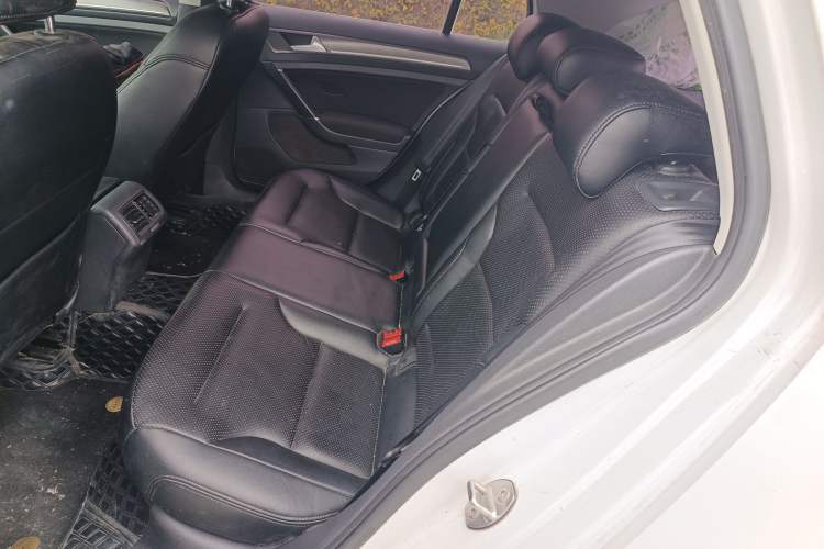 Used Volkswagen Golf 2015 1.4TSI Automatic Comfort Model Left Rear Seat