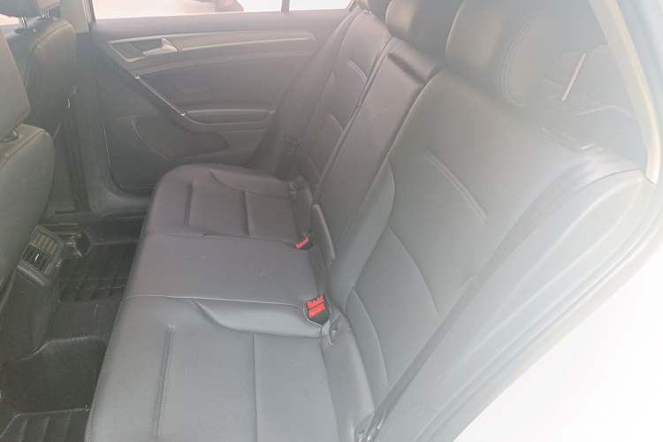Used Volkswagen Golf 2015 1.4TSI Automatic Comfort Model Left Rear Seat